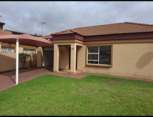 2 BEDROOM PROPERTY TO RENT IN VANDERBIJLPARK CE 2..
